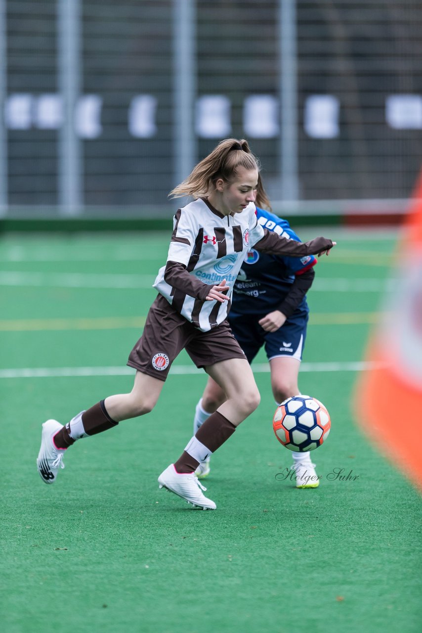 Bild 256 - wBJ VfL Pinneberg - St. Pauli : Ergebnis: 7:0 (Abbruch)